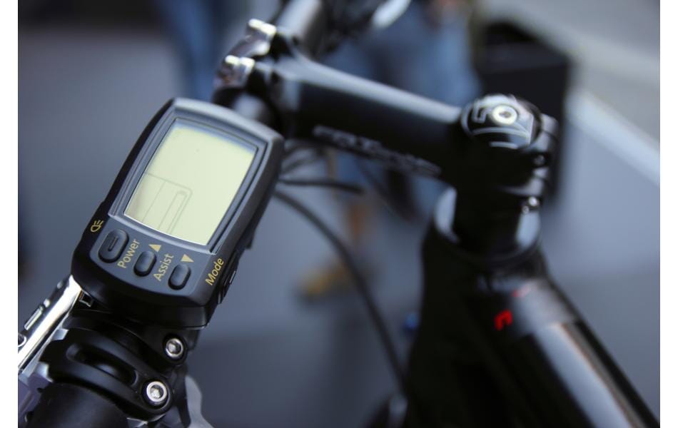 Flyer / Panasonic 48V LCD Display, montiert