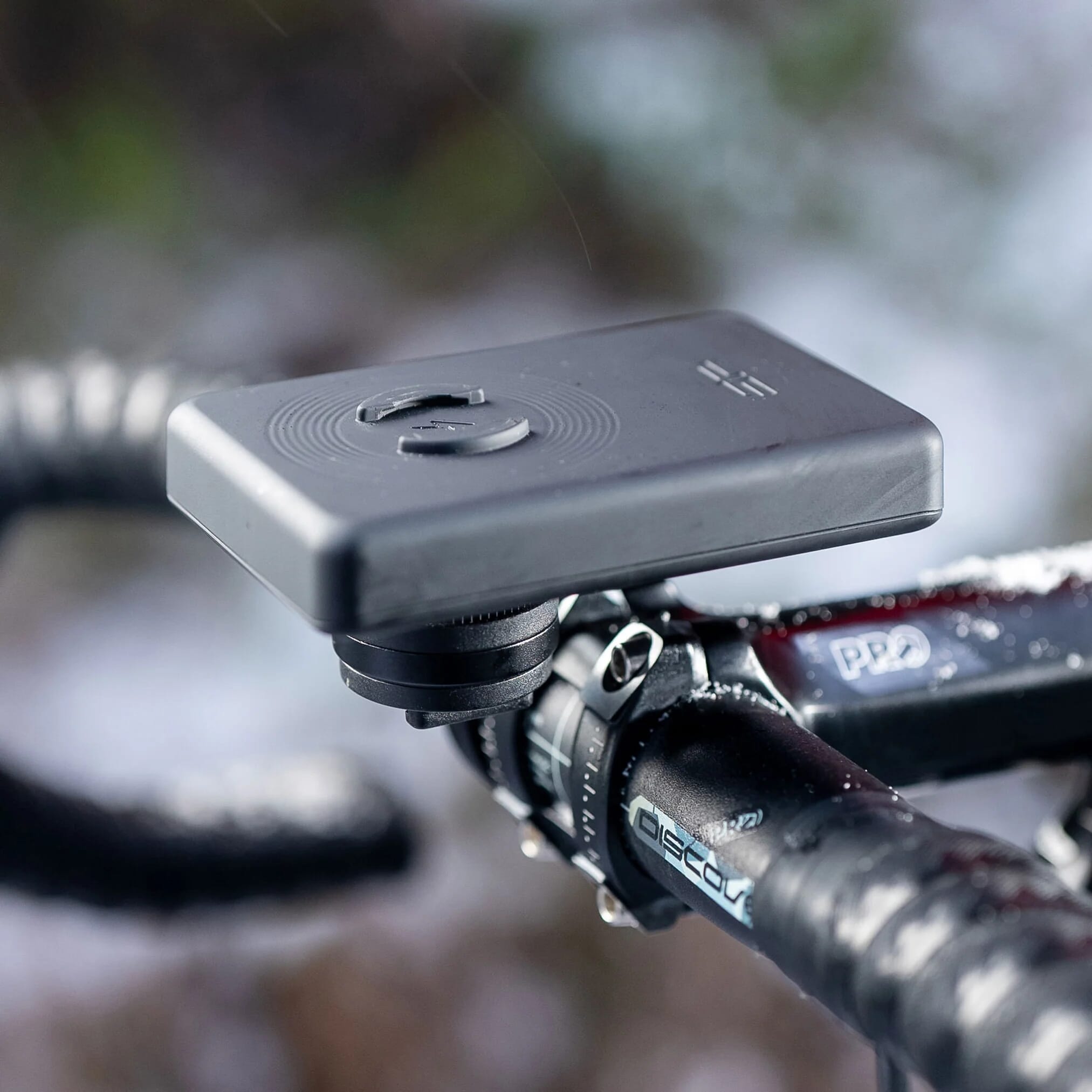 SP Connect+ Powerbank with inductive charging 3