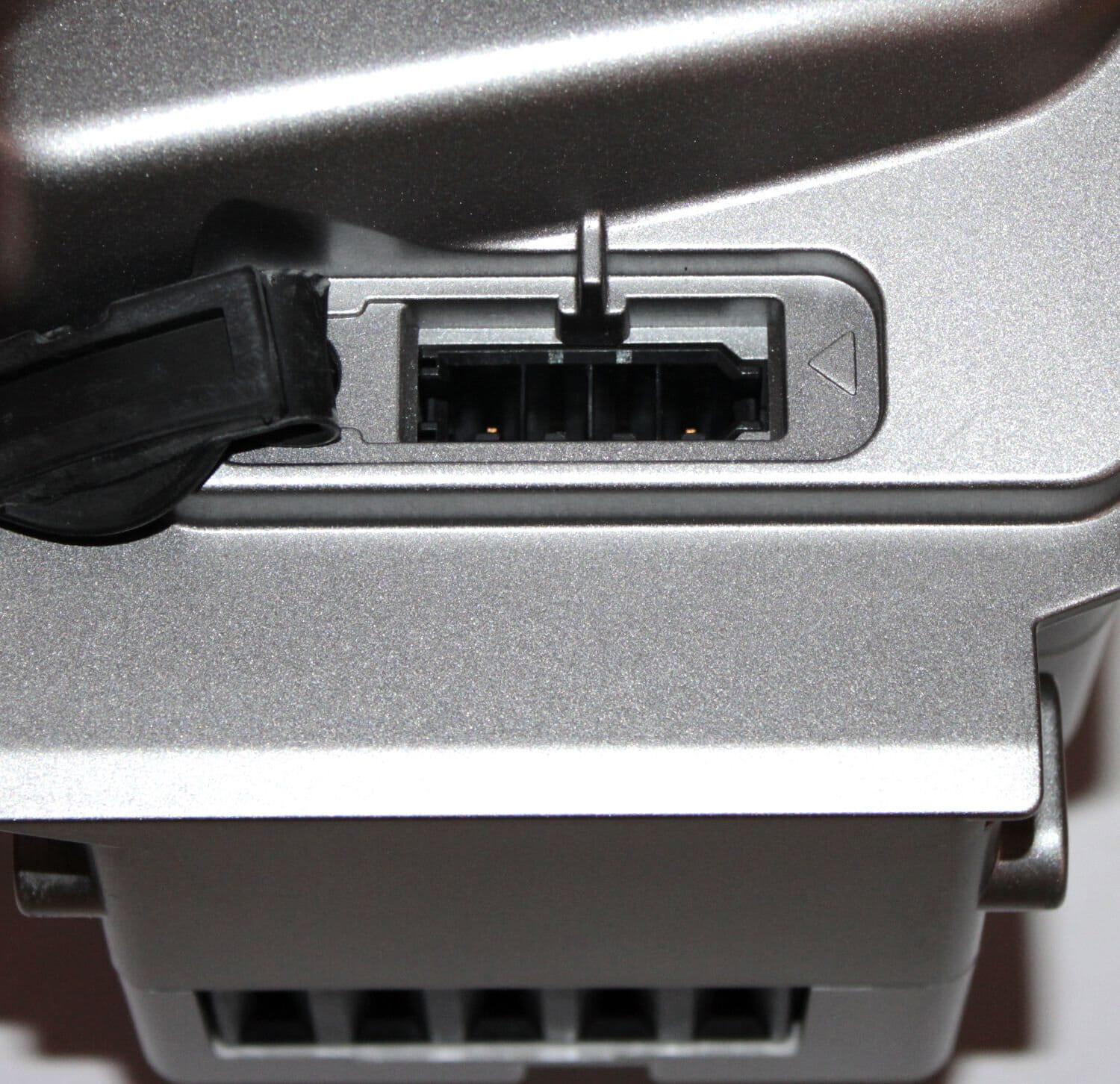 Panasonic E-Bike Battery - 15 Ah / 18 Ah charging socket