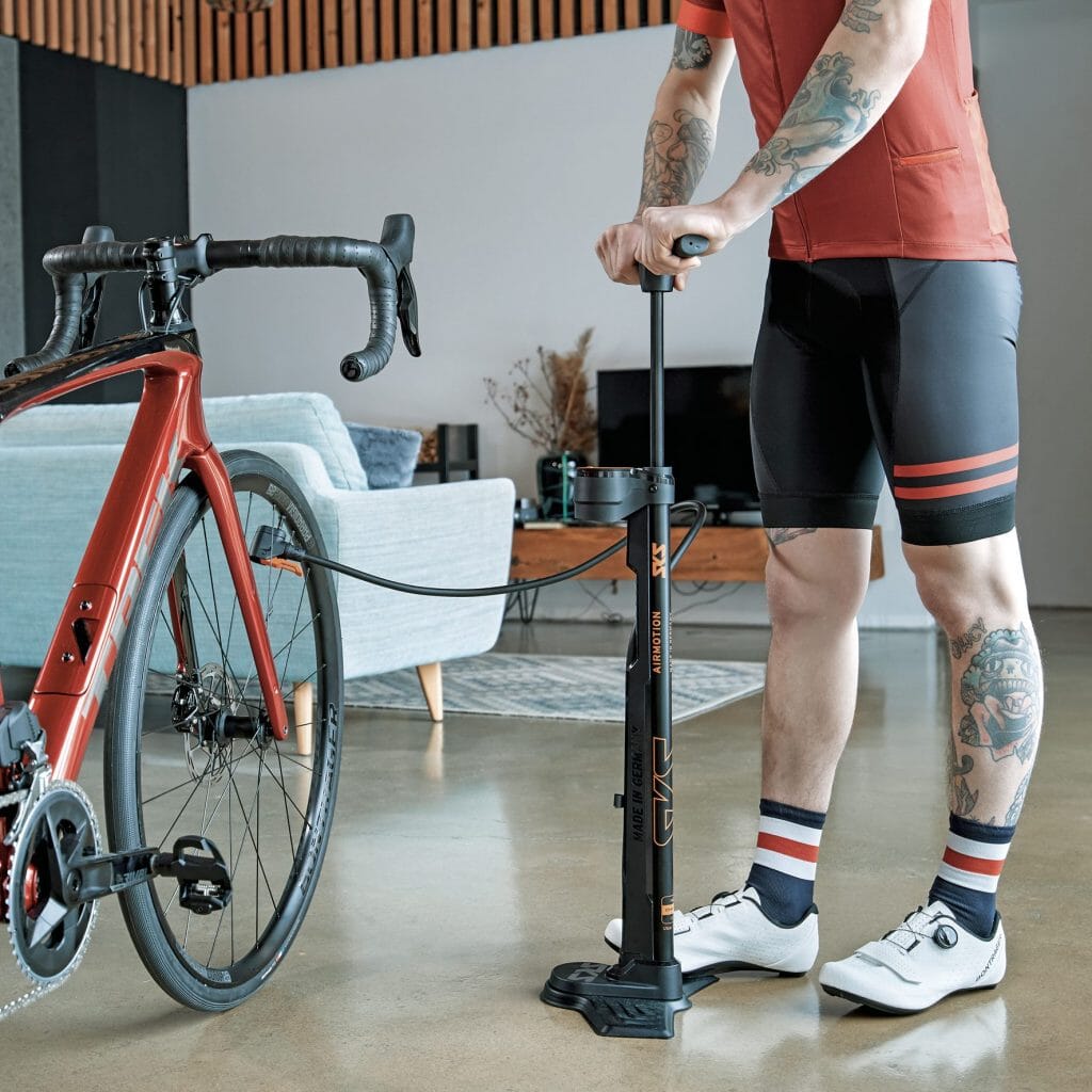 SKS Airmotion 12.0 floor pump - action