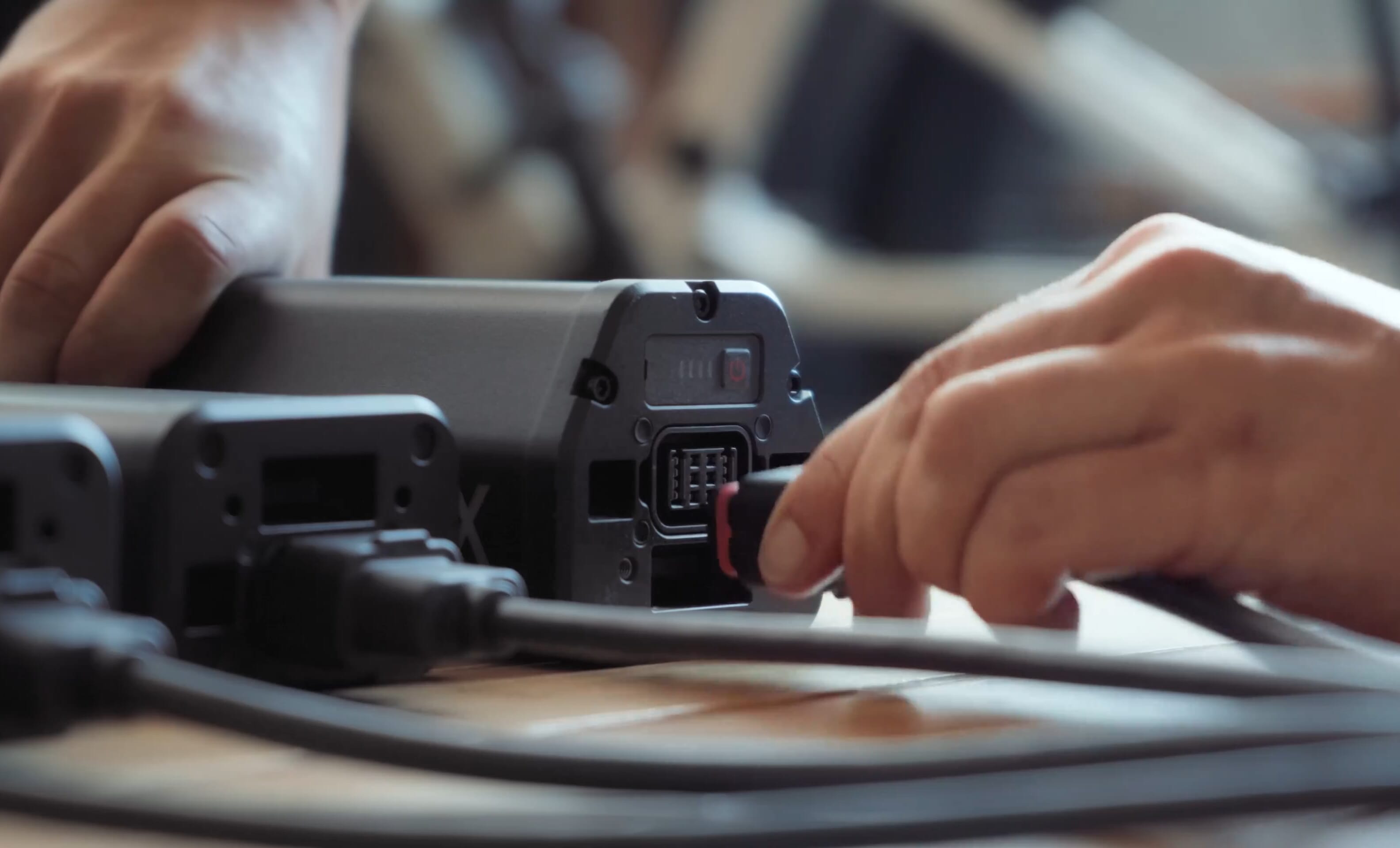 DJI Avinox Ladestation - Anschluss