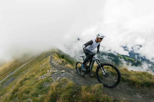 Giant Reign Advanced E+ 2 2026 - Action picture