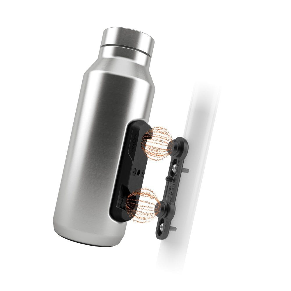 Fidlock Twist Steel Bottle 500 ml isoliert Silber + Bike Base