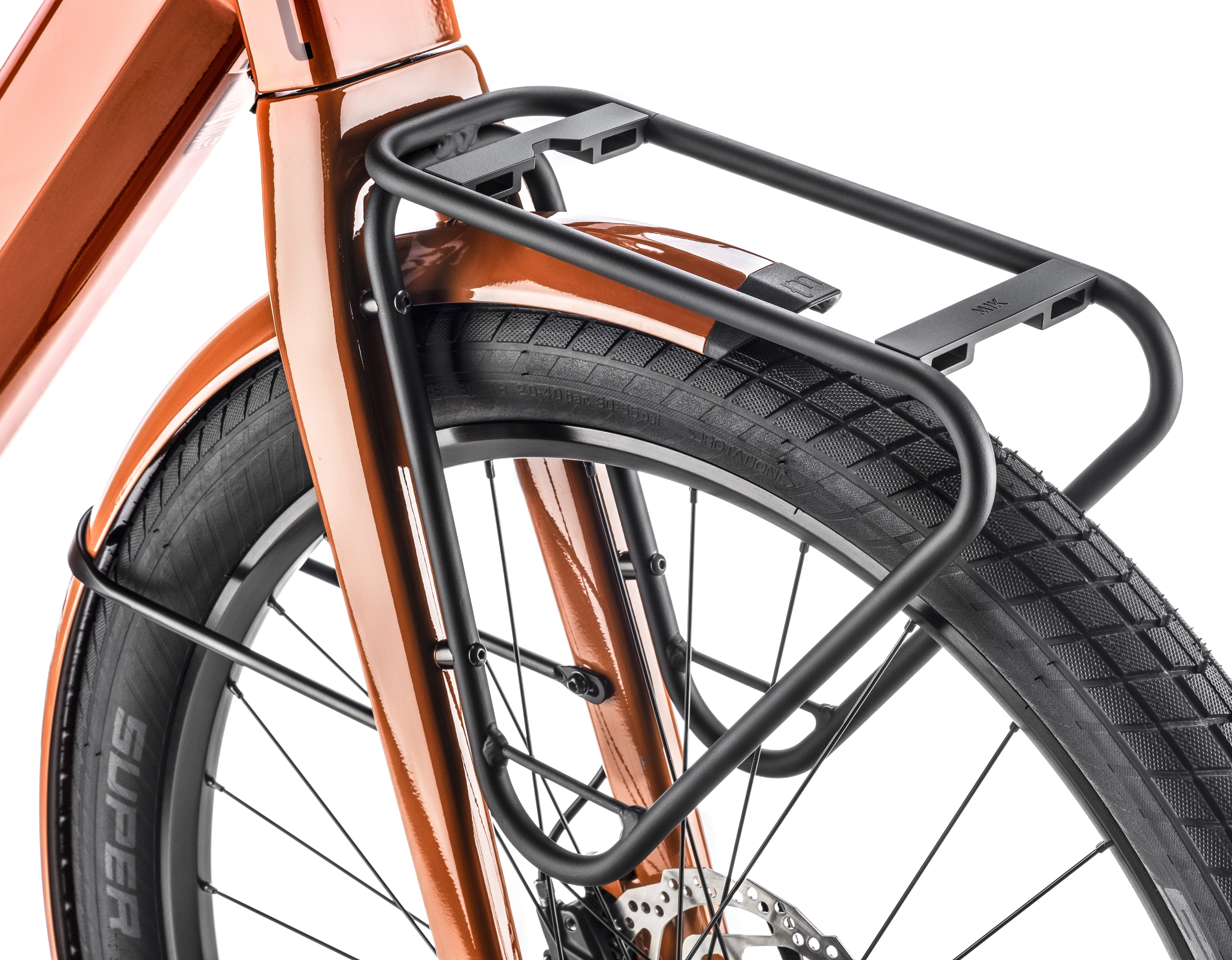 Moustache Lundi 27 front carrier - Action