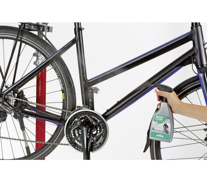 Motorex Quick Clean bike cleaner in situation 2