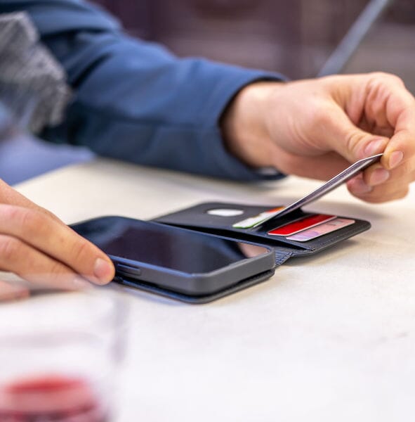 SP Connect PLUS Magnetic Flip Cover - 4