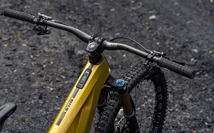 Flyer Uproc EVO:X 9.50 2024 - Detailed view of handlebars