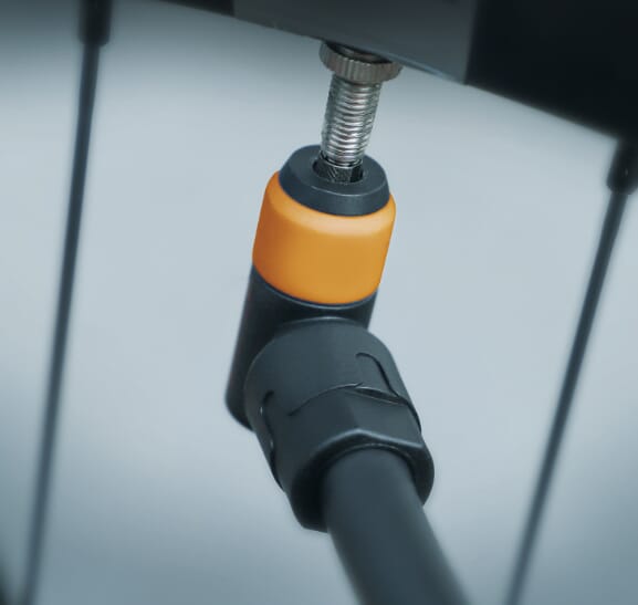 SKS Schwalbe Clik Valve pump head - Action
