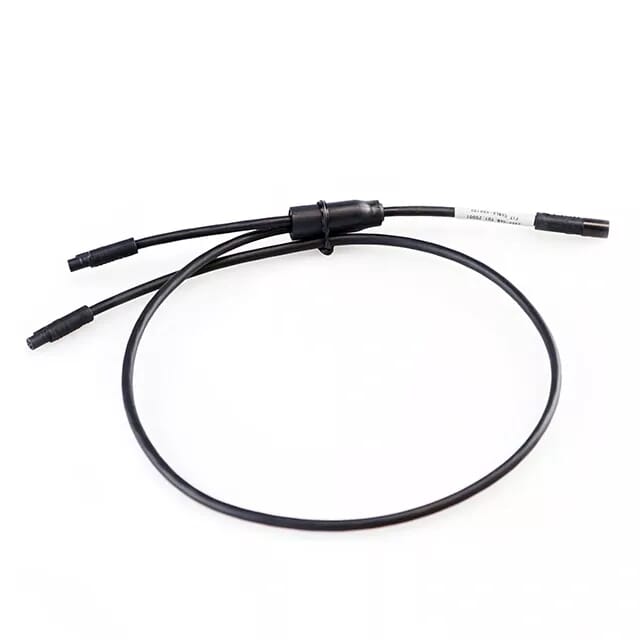 FIT 2.0 distribution cable for USB-C charging socket and remote display